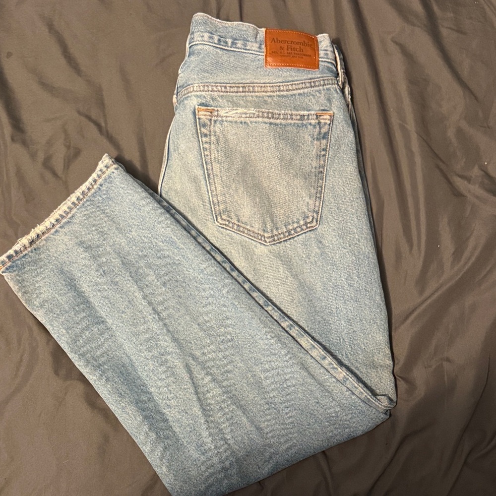 Abercrombie & Fitch Men's Light Blue Jeans